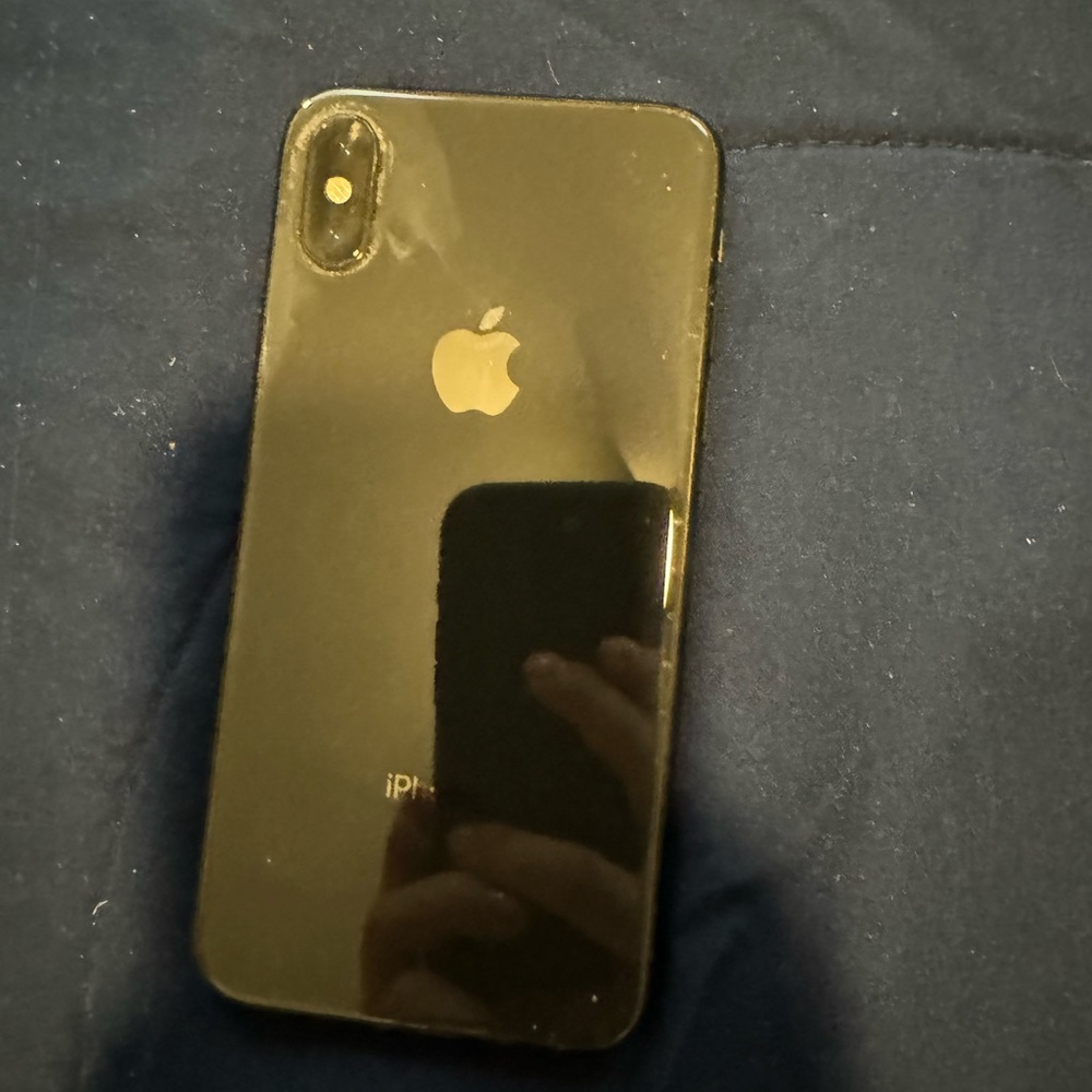 iPhone XS, NOT CRACKED-cracked/dirty screen protector